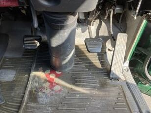 Isuzu ELF cami&oacute;n de vac&iacute;o