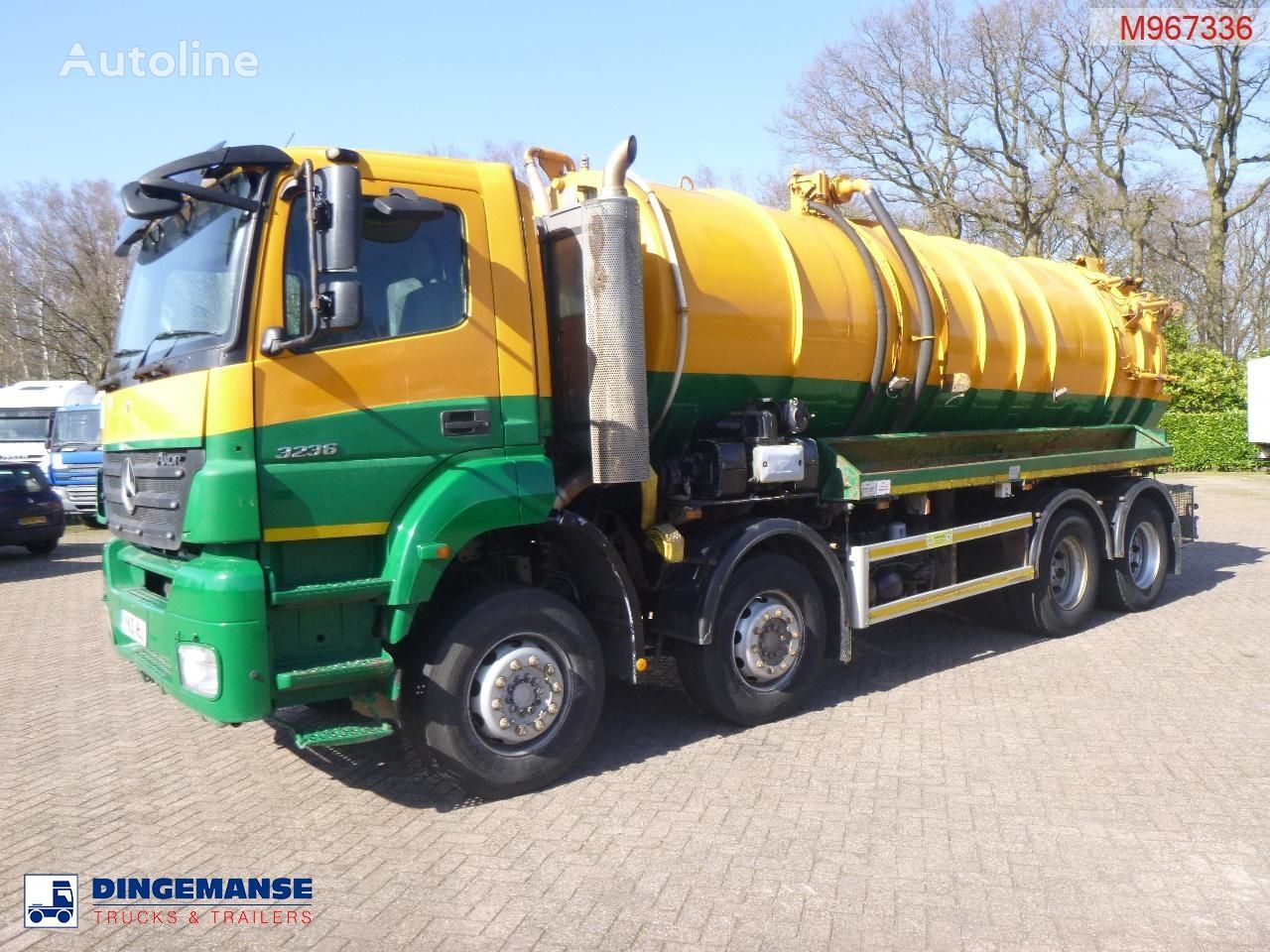 شاحنة شفط مياه المجاري Mercedes-Benz Axor 3236 8x4 RHD vacuum tank