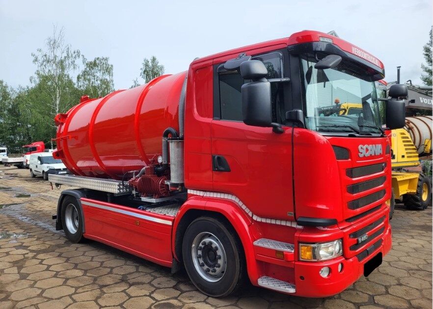 Scania vacuum truck