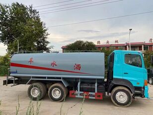 cami&atilde;o de pulveriza&ccedil;&atilde;o de &aacute;gua Hino 700