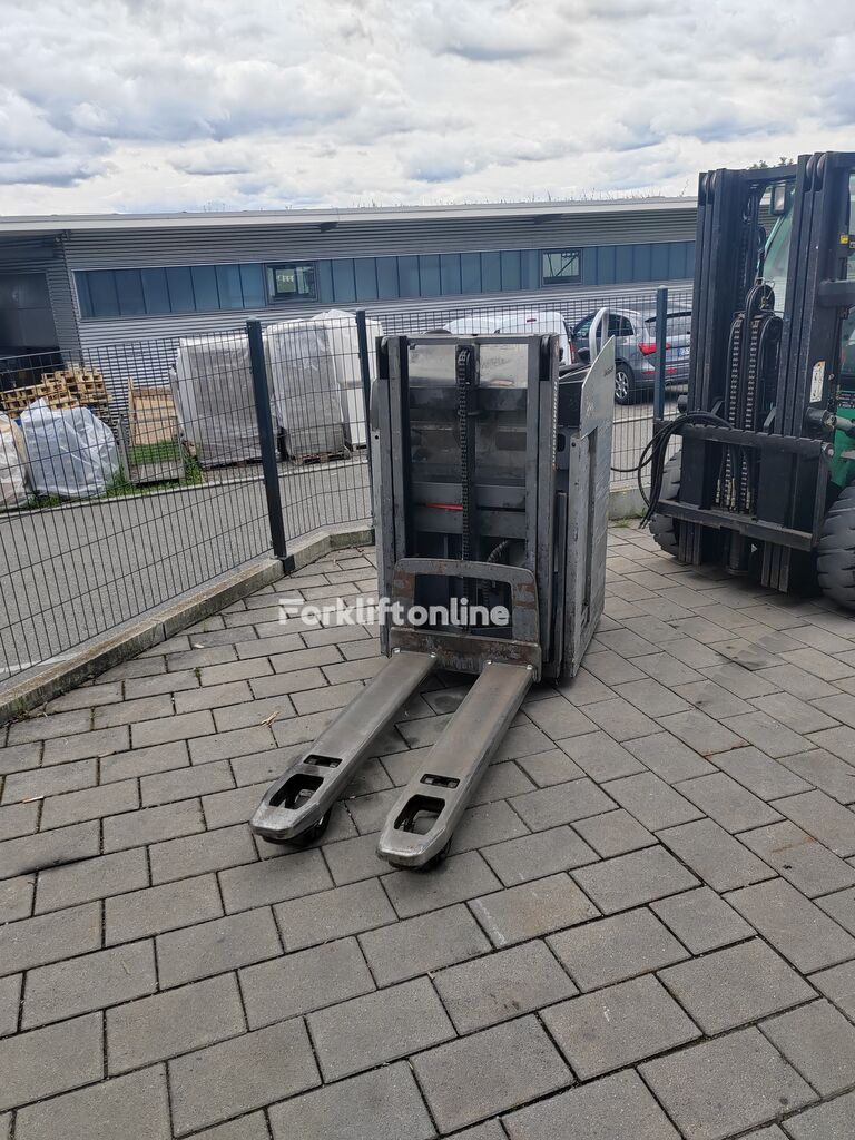 Transpalete de comisionare Jungheinrich ESD 220 - Forkliftonline