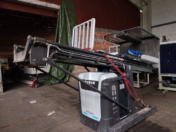 UniCarriers EPM order picker