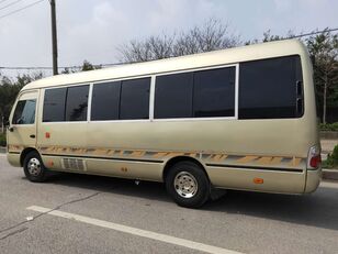 un alt autobuz Toyota coaster