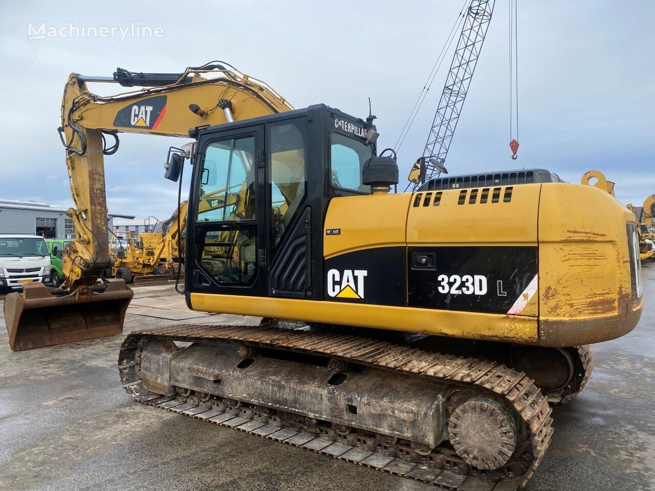 kita statybinė technika Caterpillar 323D