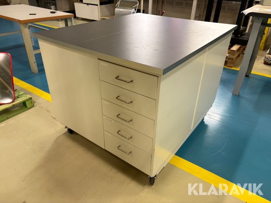 Arbetsbänk på other industrial equipment - Machineryline