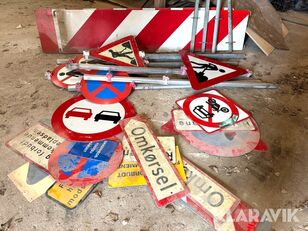 Færdselstavler og afspærringsbrædder, blandet lot other industrial equipment