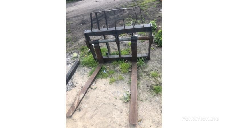 Caterpillar pallet fork