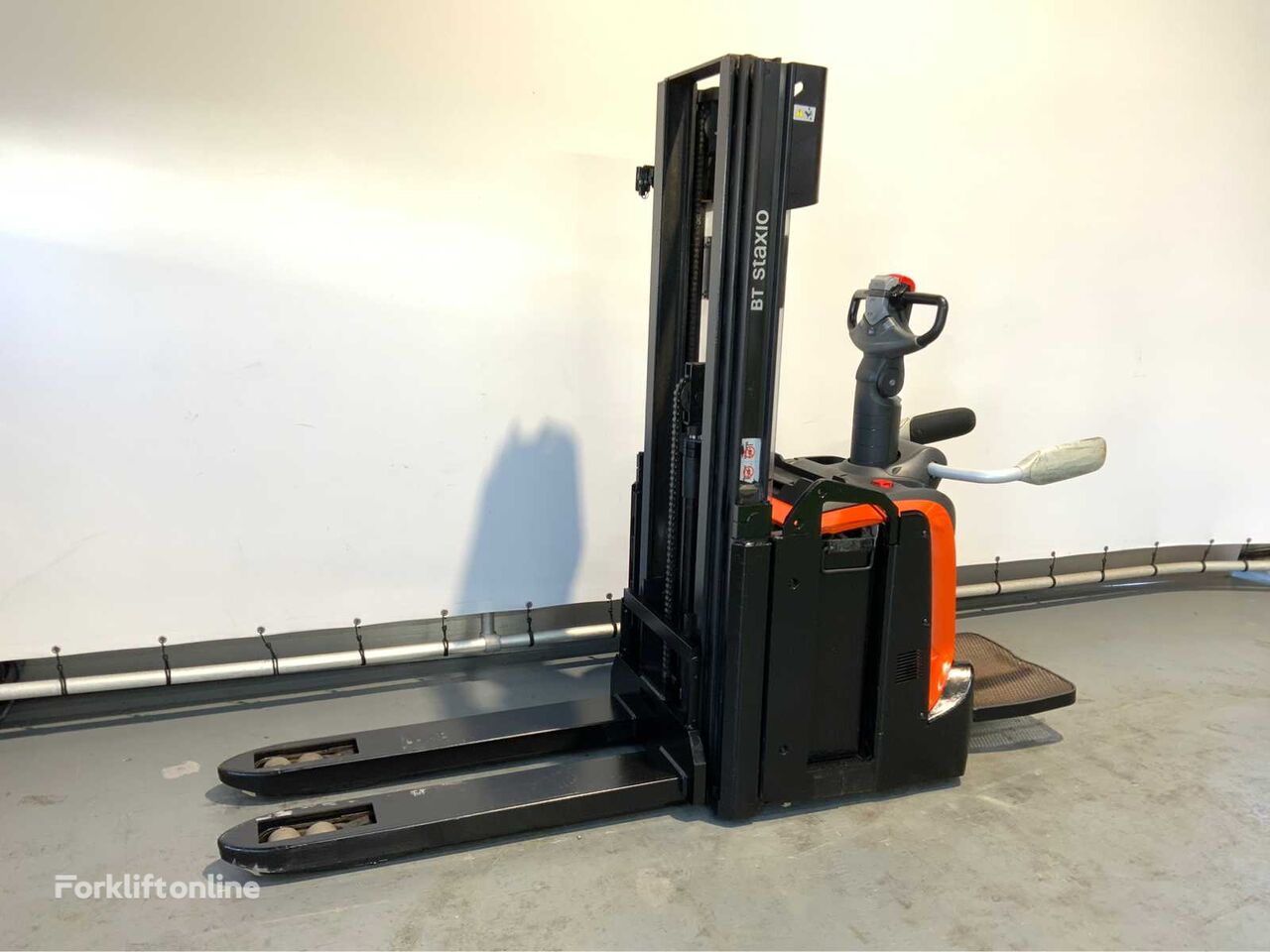 BT BT SPE 120L pallet stacker