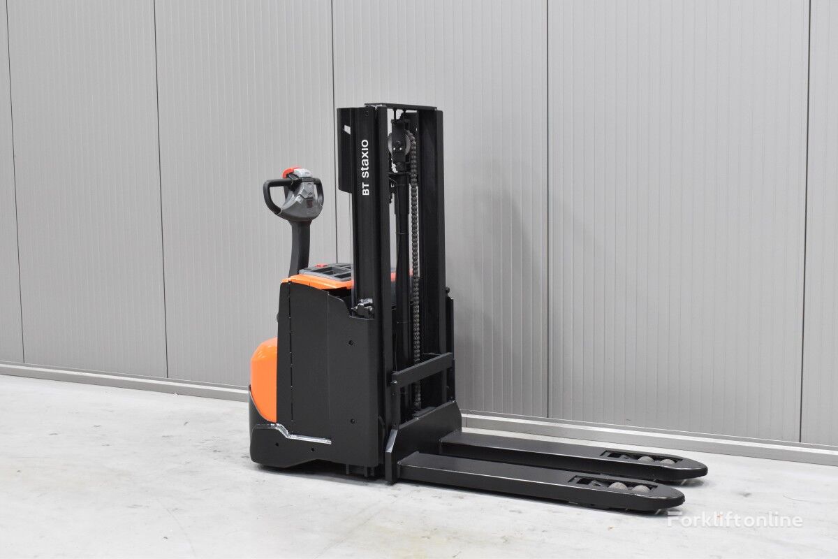 BT SWE 200D pallet stacker