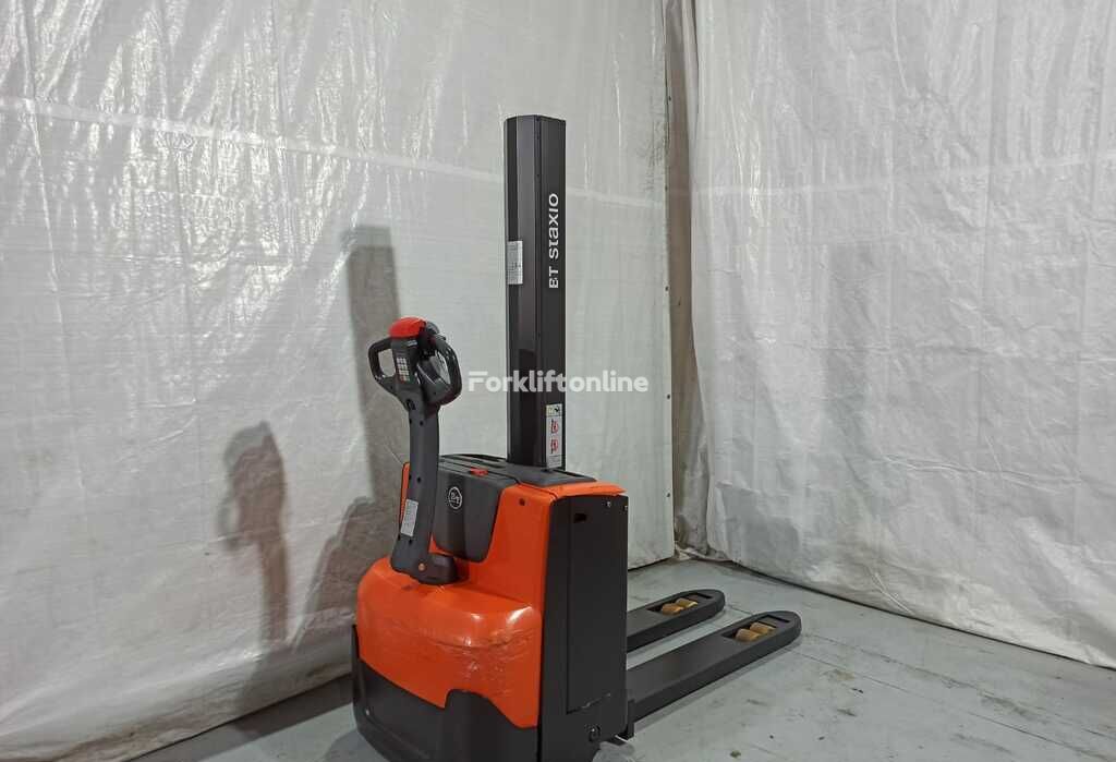 BT SWE080L pallet stacker