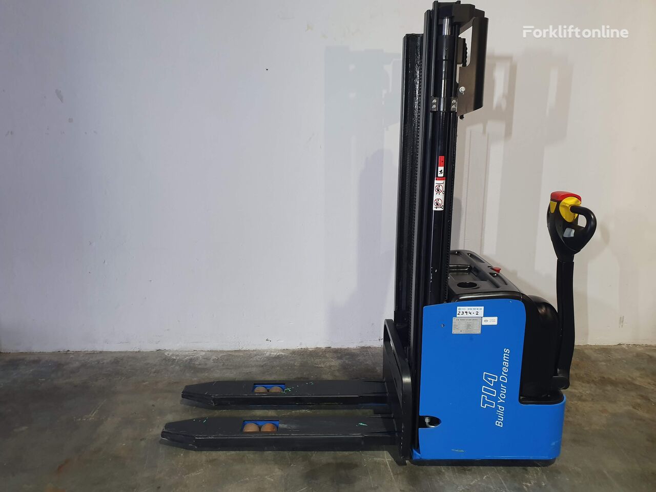 BYD EPS14 pallet stacker