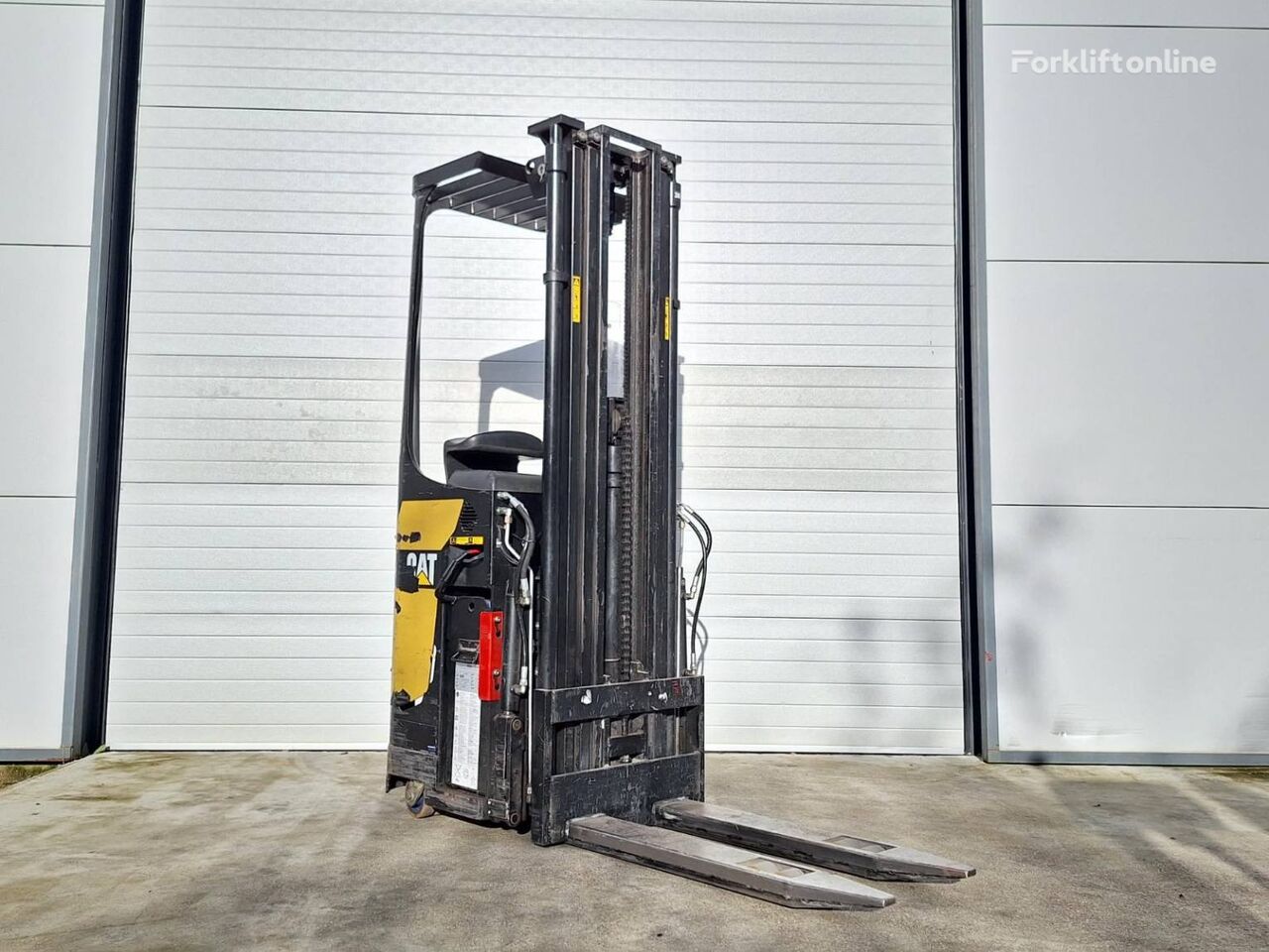 Caterpillar NSR16N pallet stacker