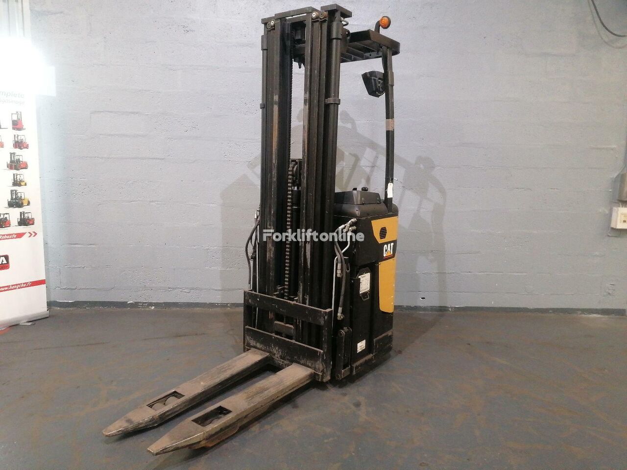 Caterpillar NSR16N pallet stacker