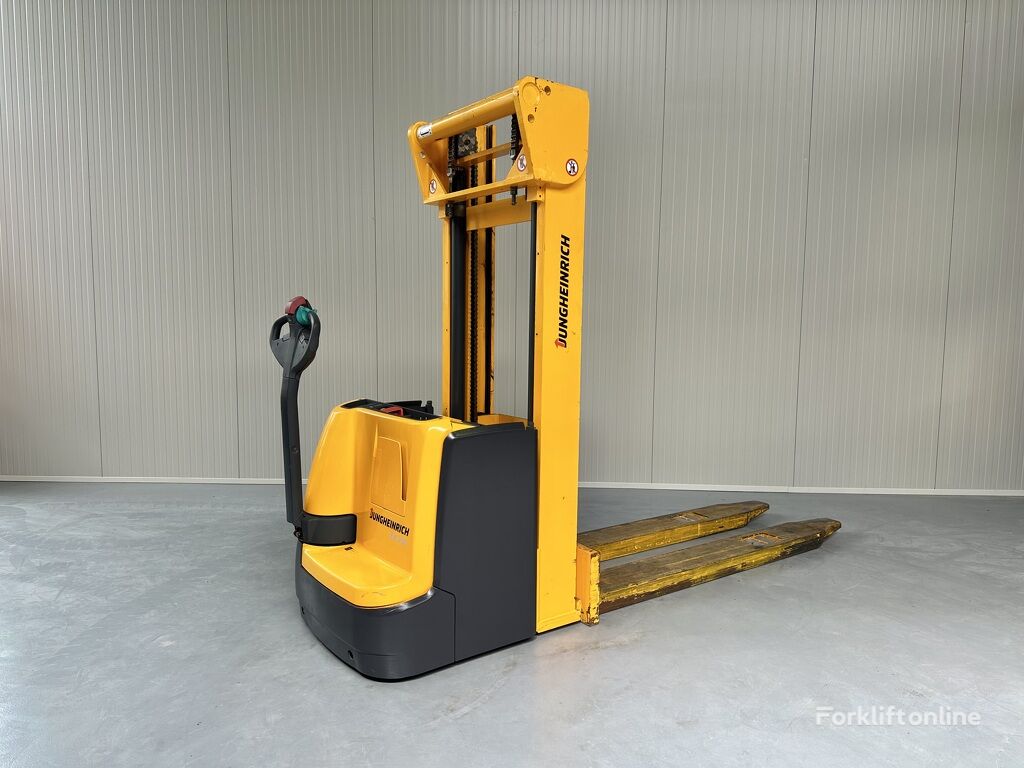 stacker EJC 216 * DEMO !!  ( 1.6T @ 1200 MM !! )