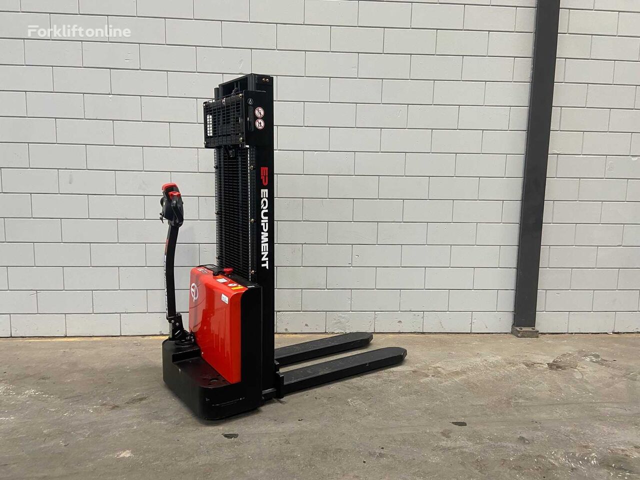 new EP ESL22 pallet stacker