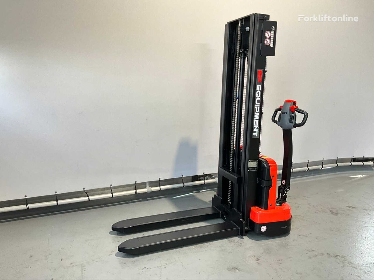 EP EST 124 3,0 meter pallet stacker