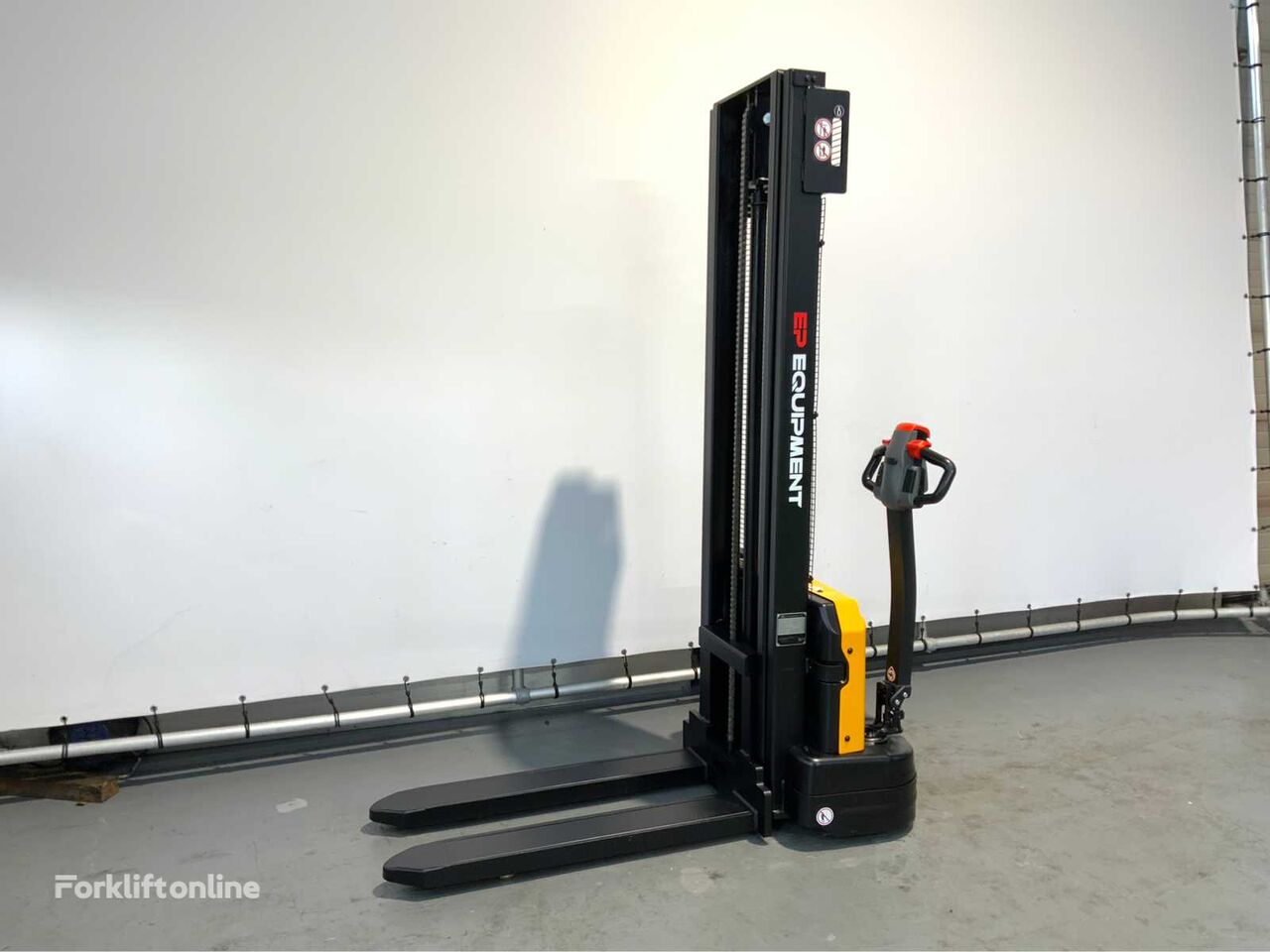 EP EST 124 3.6m pallet stacker