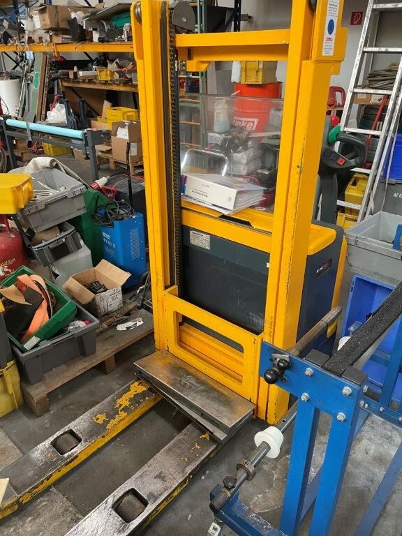 Jungheinrich EJC 10G pallet stacker