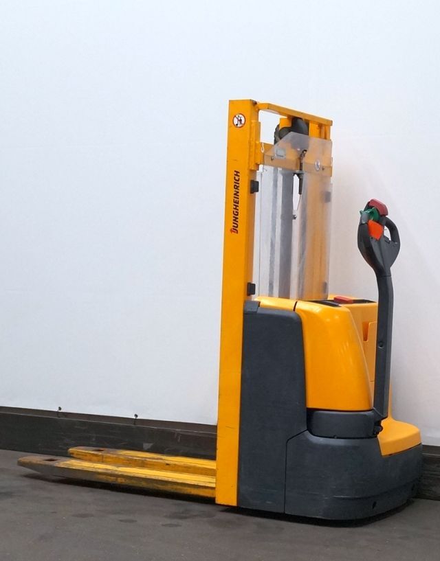 Jungheinrich EJC110 pallet stacker