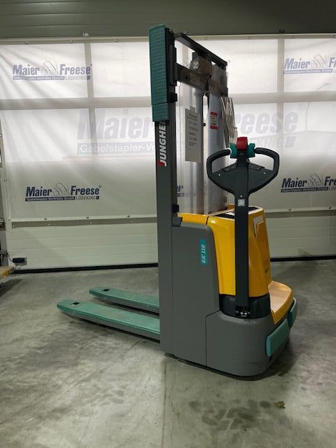 Jungheinrich EJC110-ZT290 pallet stacker - Forkliftonline