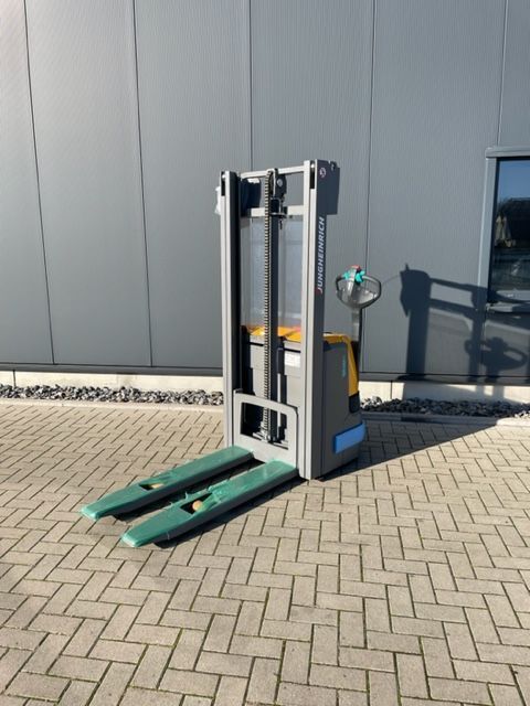 stacker Jungheinrich EJC112-ZT2900