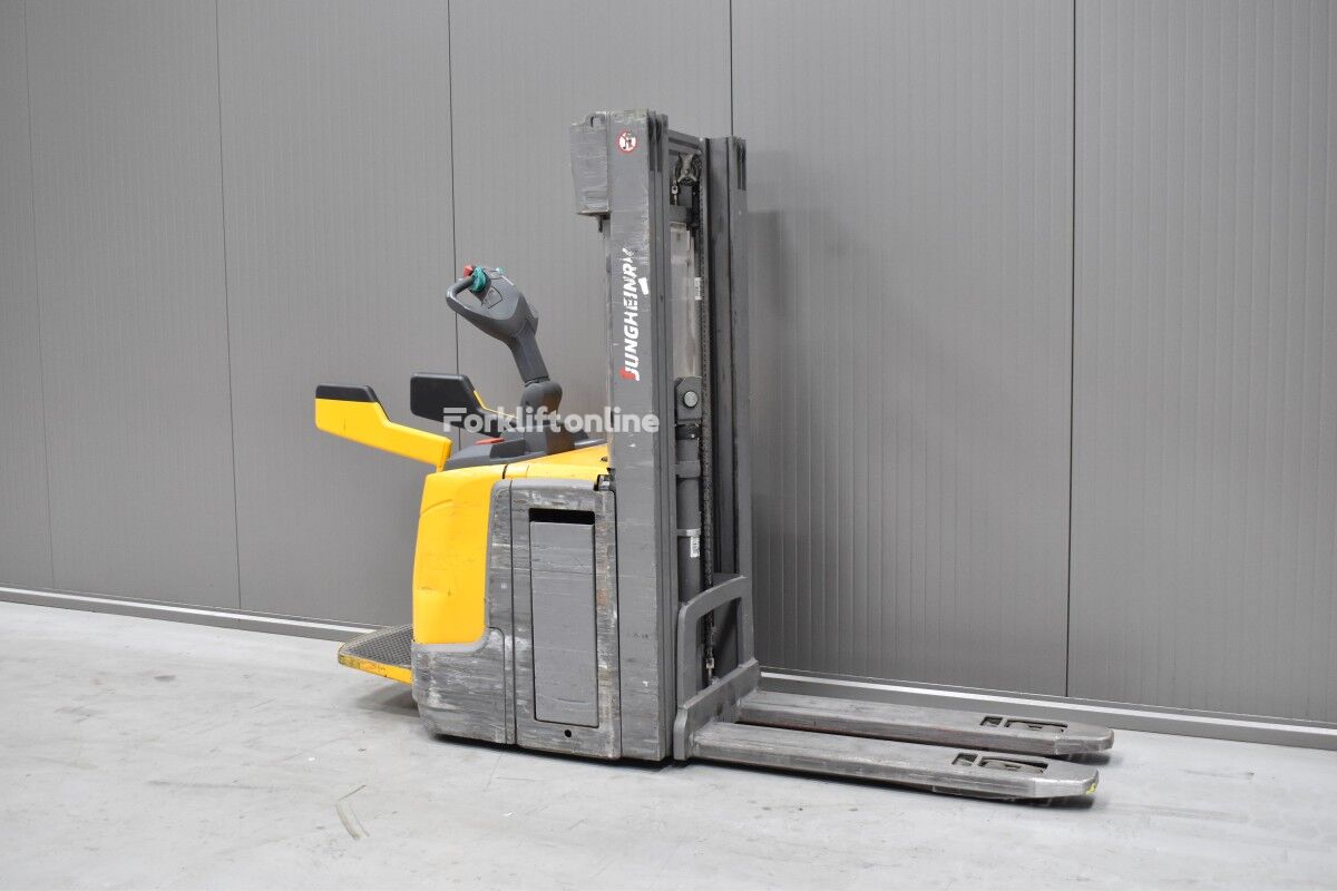 Jungheinrich ERC 214z pallet stacker