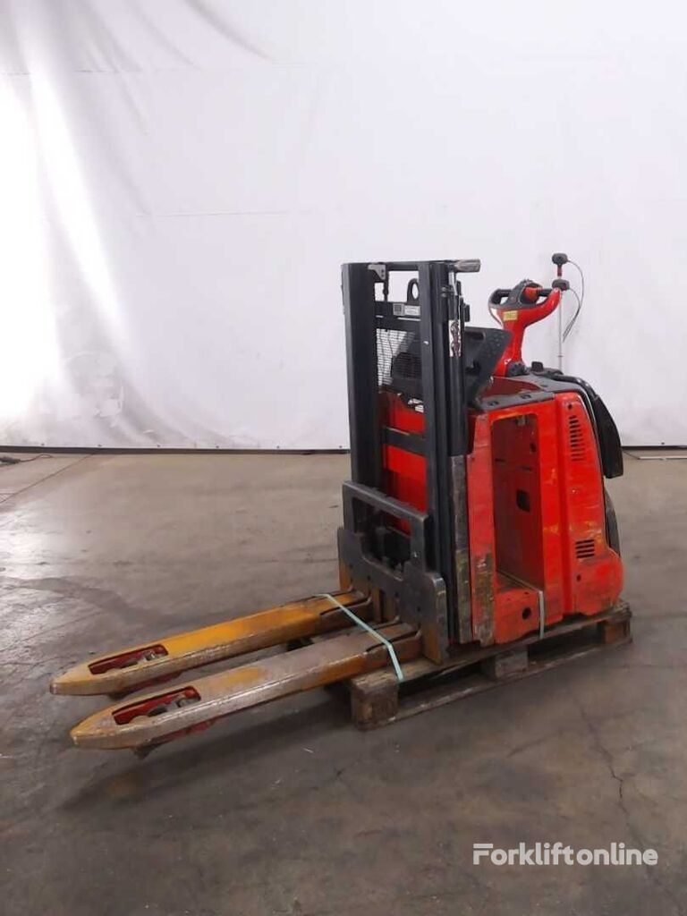 Linde D12SP pallet stacker