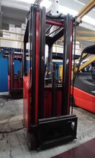 Linde E10 pallet stacker