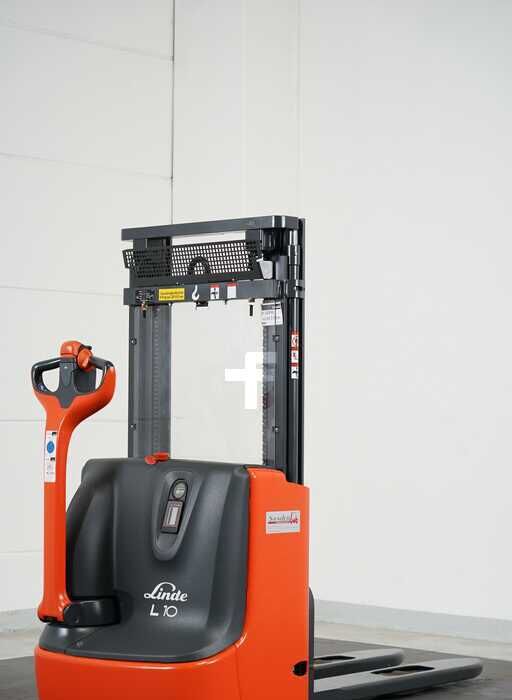 Linde L 10 1172 apilador