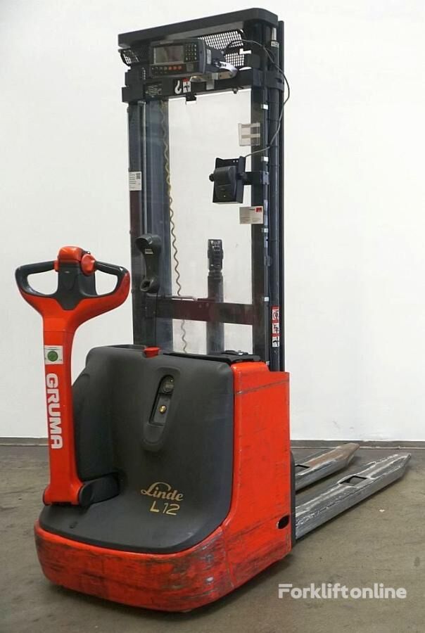 Linde L 12 1172 pallet stacker