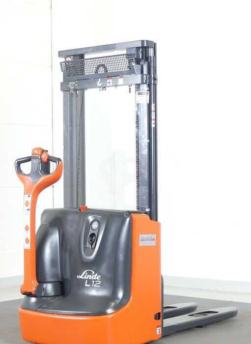 Linde L 12 1172 gyalogkíséretű targonca