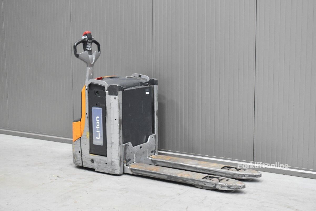 Still EXU-H 20 pallet stacker