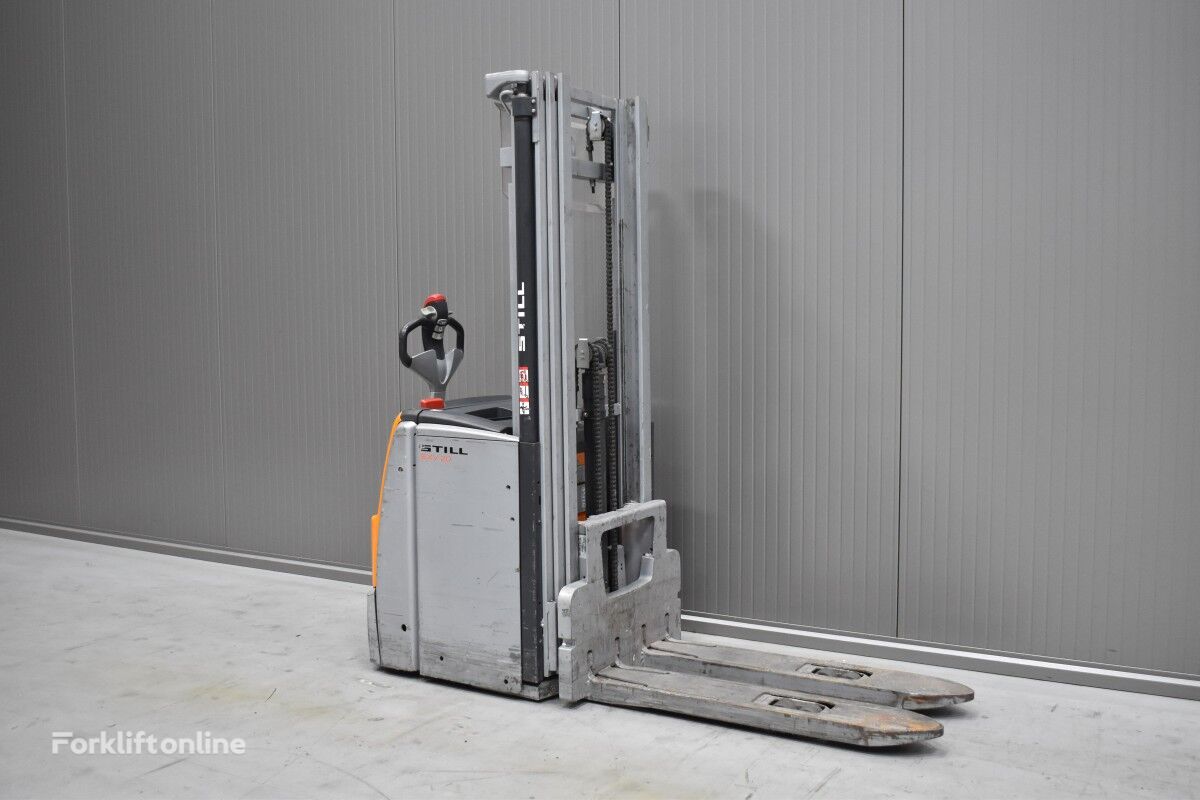 Still EXV 20 pallet stacker