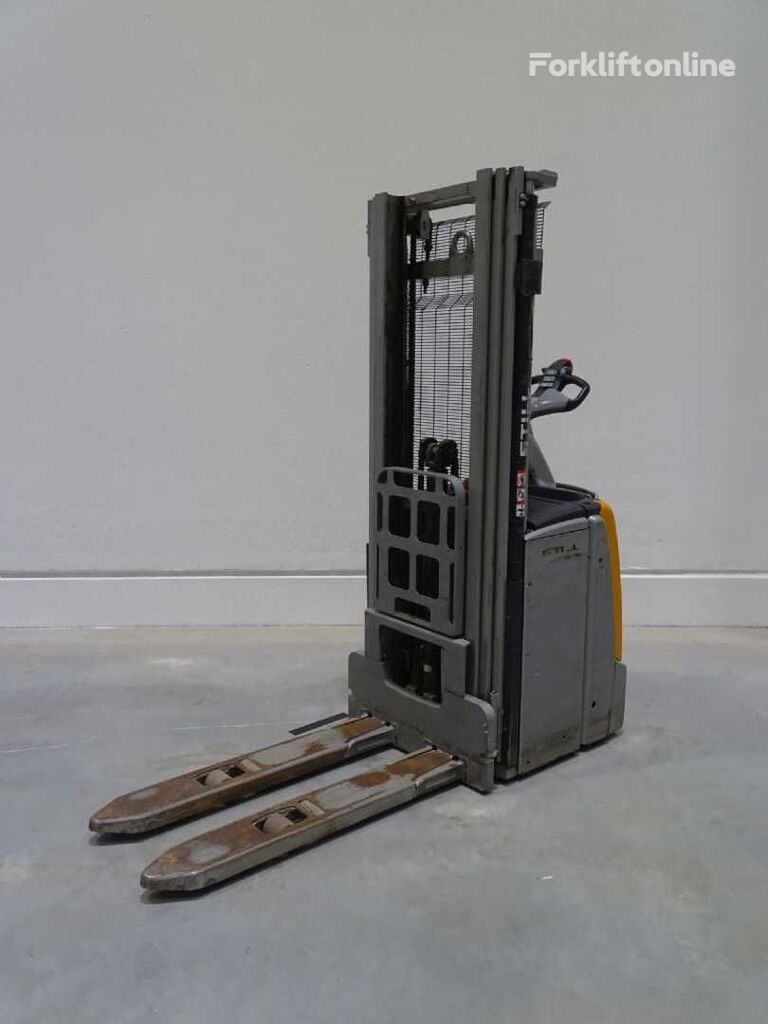 Still EXV-SF14 pallet stacker