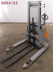 Still EXV12 pallet stacker