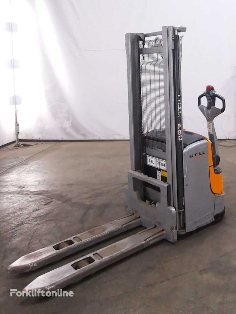 Still EXV14C pallet stacker