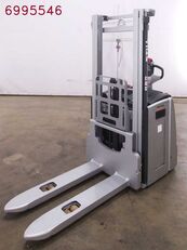 Still EXV20 pallet stacker