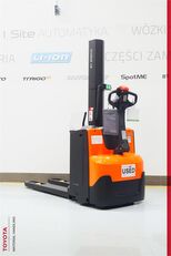 Toyota SWE080L pallet stacker