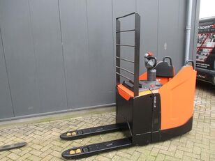 Toyota LPE 200 pallet truck