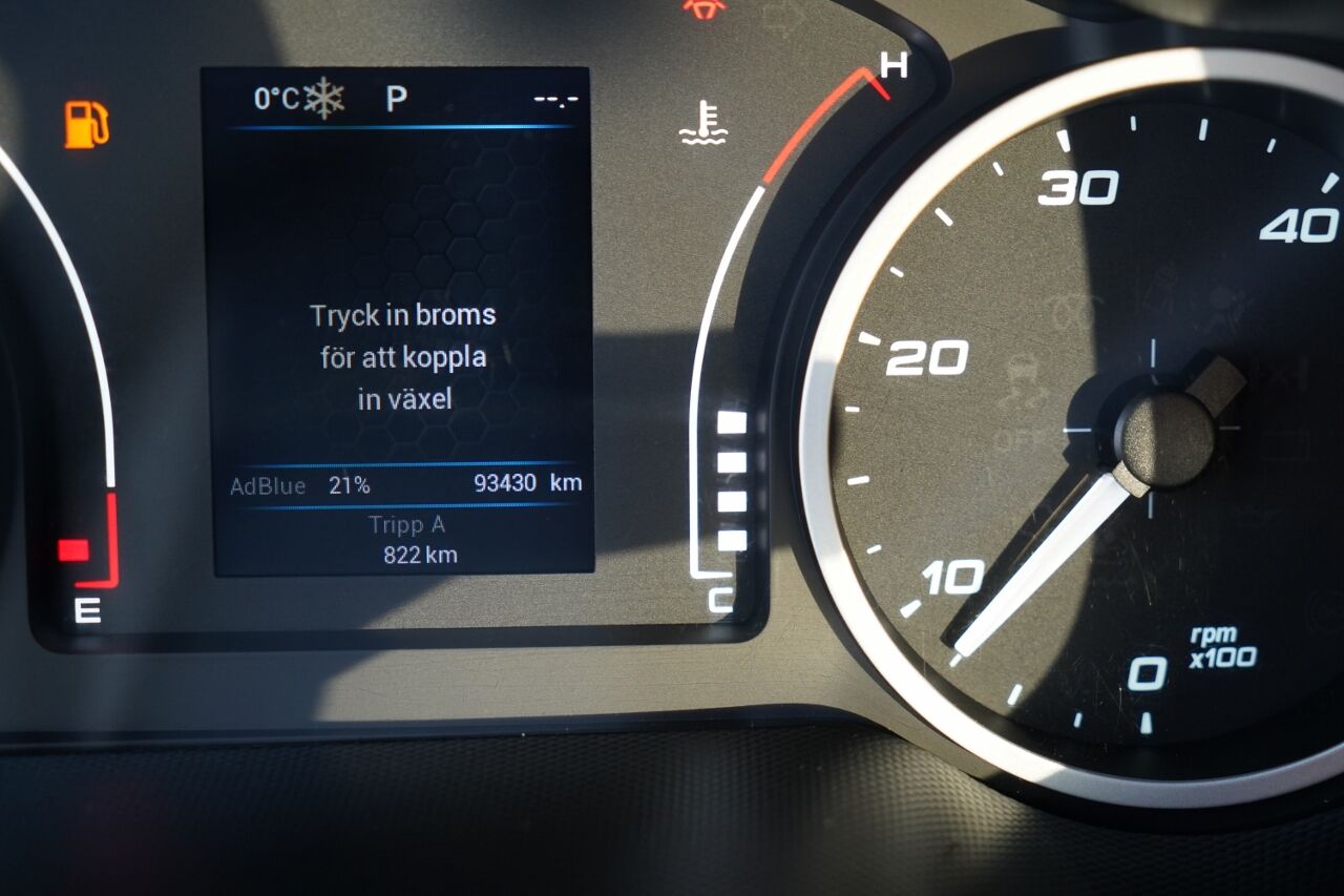 ИВЕКО ДАИЛИ / 50C18 / МАНУАЛНИ / КЛИМА УРЕЂАЈ / 93.000 км !!! /