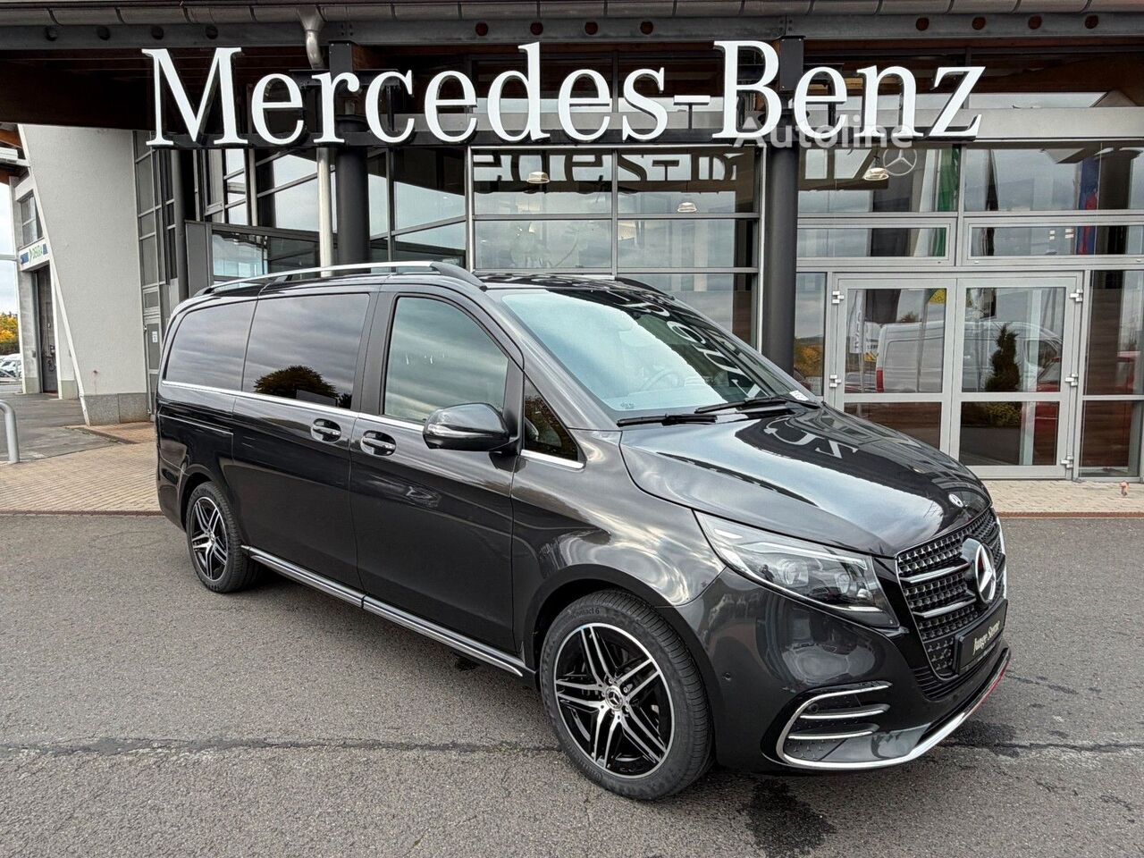 Microbuz de persoane Mercedes-Benz 300 d 4MATIC EXCLUSIVE AMG Panorama Standheiz - Autoline