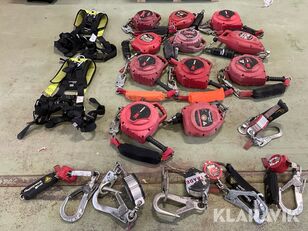 Fallskyddsutrustning 2st sele och 17st block personal protective equipment