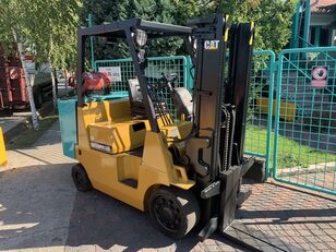 chariot élévateur à essence/gaz Caterpillar 	GC40K    V-3062