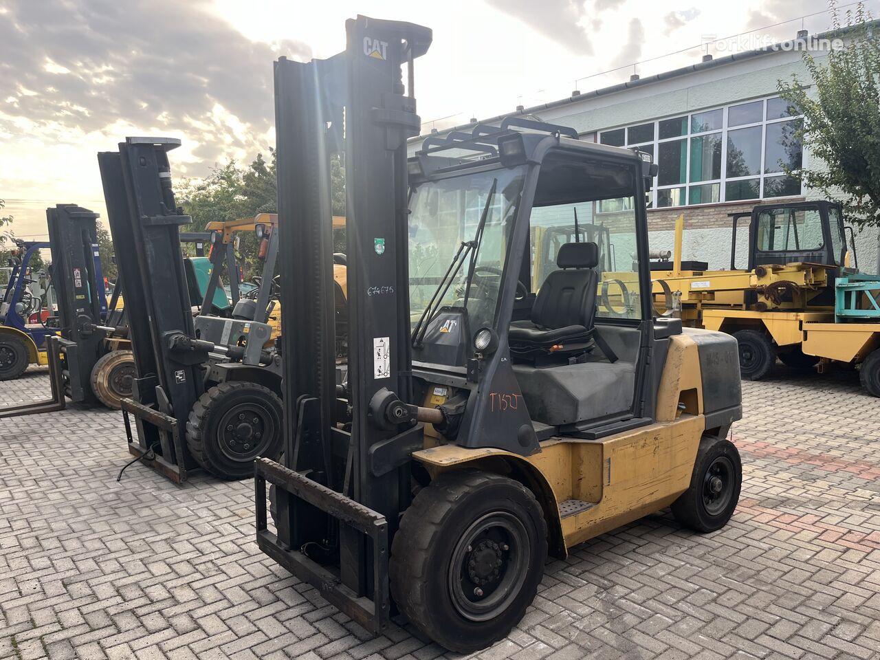 chariot élévateur à essence/gaz Caterpillar GP45K     V-2323