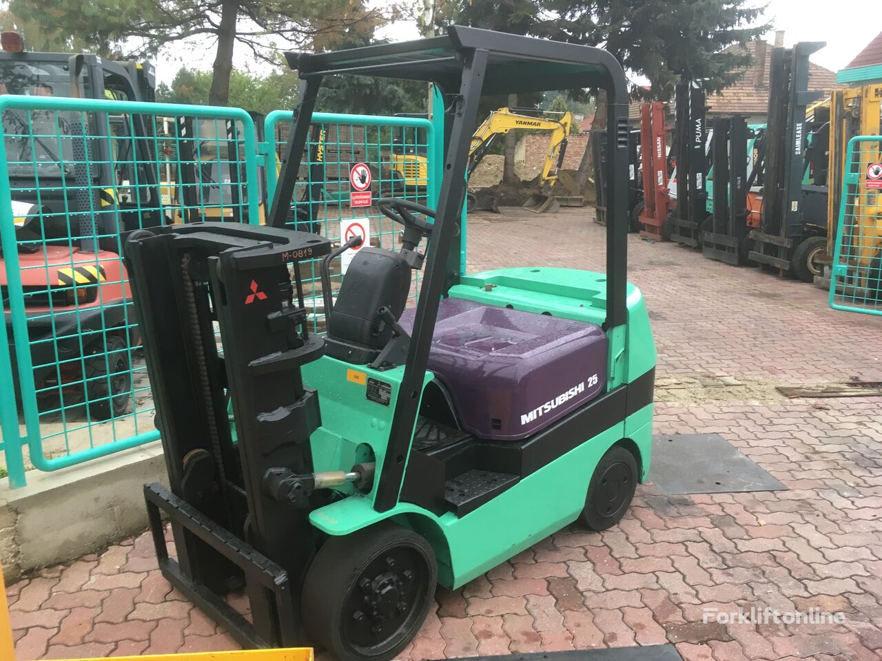 Mitsubishi FGC25K   V-2457 petrol/gas forklift