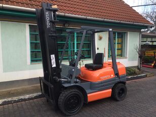 Toyota 6FG30 /02/       V-2670 petrol/gas forklift