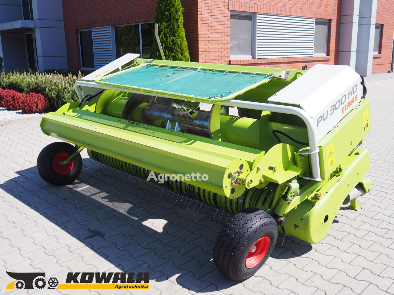 Recolhedor de feno Claas PICK UP 300 HD a venda | Agronetto MZ Recolhedor de feno Claas PICK UP 300 HD - Agronetto