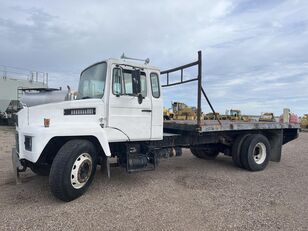 Mack CS200P platform truck