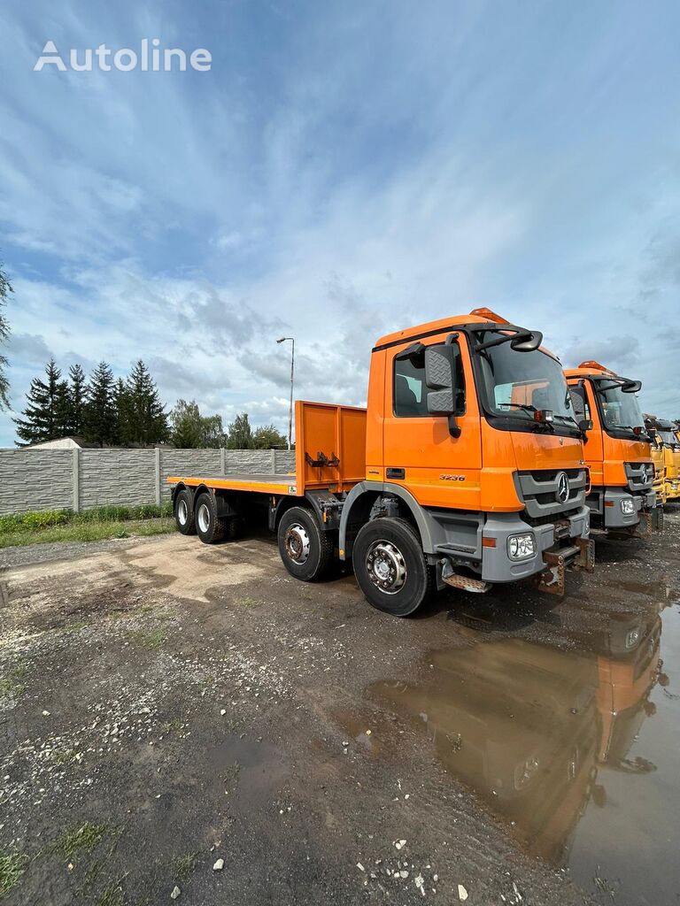 عربة مقطورة مسطحة Mercedes-Benz  3236 B 8x4