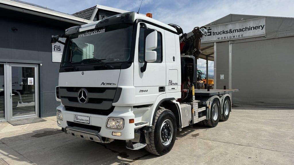 грузовик платформа Mercedes-Benz ACTROS 2644 6X4 CRANE FASSI F295A